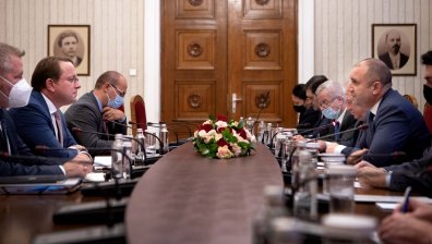 Радев: Декларациите и обещанията в диалога с РС Македония вече не работят