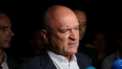 Главчев: Пожарът край Брезово е ограничен