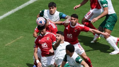 "Палмейрас" победи "Ал Ахли", мачът беше подновен след 50-минутна пауза