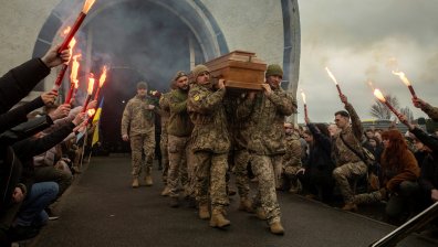 909 убити украински военни бяха върнати на Киев