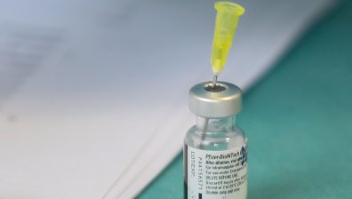 Италия планира бустерна ваксинация за хората между 40 г. и 60 г. 