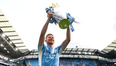 Де Бройне осмя статия по негов адрес отпреди 7 г.