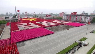 Зрелищен парад в Северна Корея
