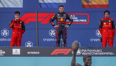 Верстапен изпревари "Ферари"-тата и триумфира на старта в Маями