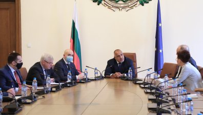 Борисов разпореди отваряне на моловете от понеделник