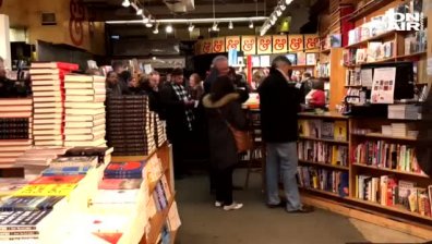 Огромни опашки за "Огън и гняв: вътре в Белия дом на Тръмп"