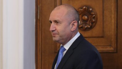 Радев приема на консултации за съставяне на кабинет ИТН и "Величие"