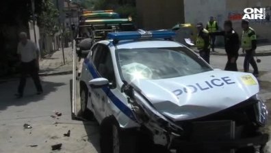 Двама полицаи пострадаха при катастрофа в Сандански