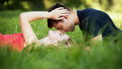 Любовен хороскоп за 18-24 март за всички зодии