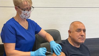 Борисов: Не съм под карантина, сложих си бустерна доза