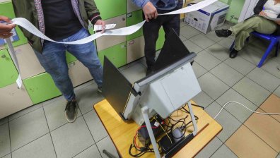Машините за гласуване като алиби: Решават проблемите или ги прикриват?