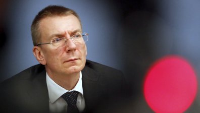 Самолет с латвийския външен министър излезе от пистата в Рига