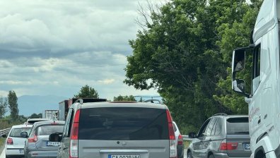 Карането в аварийната лента ще ни коства 1000 лв. глоба и 3 месеца без книжка