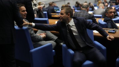 Антикорупционната комисия ще бъде закрита, приеха депутатите на първо четене