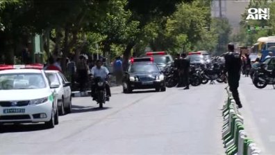Въоръжени мъже откриха стрелба по парламента в Техеран