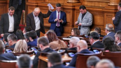 БСП: Бяхме наритани като нещастници в ЕС, а извънредно вкарваме България във война