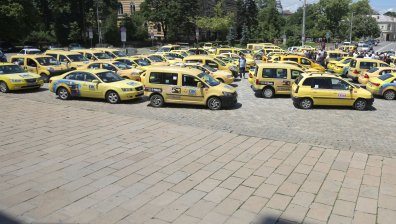 Такситата в София поскъпват с 15%