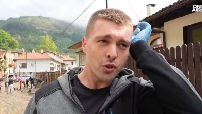 Доброволци помагат в разчистването на щетите след наводнението във Велико Търново (ВИДЕО)