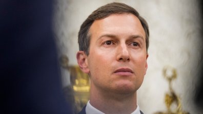 "Шпигел": Зетят на Тръмп фалшифицира документи, за да строи комплекс в Сърбия