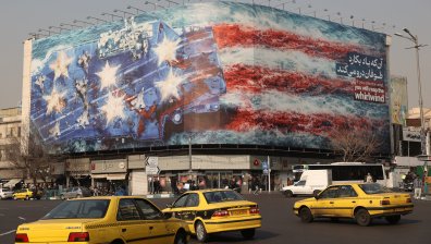 Иран предупреждава САЩ: Базите ви в Близкия изток са под прицел
