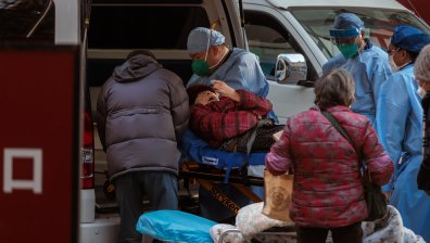 Трагедия в Китай, десетки са загиналите и ранените в катастрофа. Свидетели: Помете ги камион