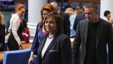 Нинова: Това, което стана снощи в София, е война. МВР не се справи