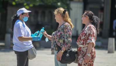 Опасно горещо време: Живакът скача до 40 градуса!