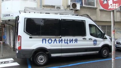 Спипаха шестима мъже и една жена за разпространение на дрога