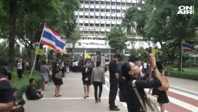 Обявиха едногодишен траур в Тайланд след смъртта на краля