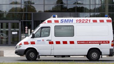 Един загинал и най-малко 30 ранени при катастрофа на два влака в Германия