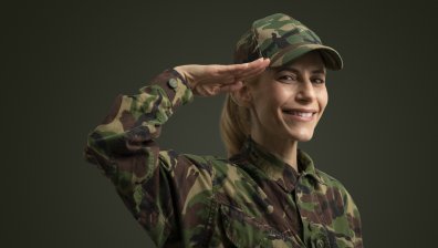 Гърция въвежда военна служба за жените