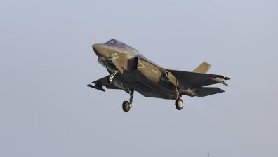 Южна Корея вдигна под тревога изтребители, засече прелитания на 180 севернокорейски самолета