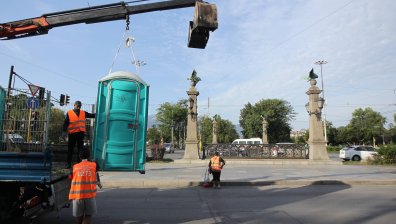 Разчистват центъра на София, първи протестиращи пред НС (+Снимки)