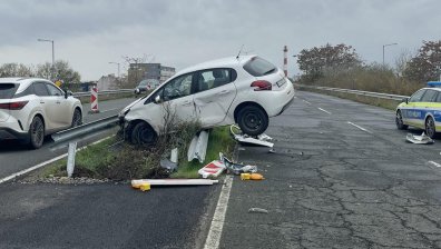 Млада жена катастрофира на пътя Сарафово - Бургас