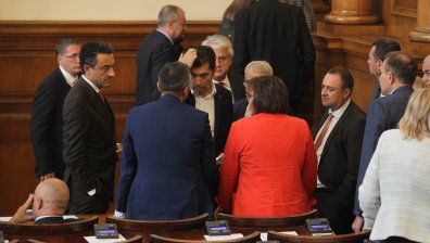 От "Продължаваме промяната" са гневни за избора на Рашидов, нарекоха БСП "статукво"