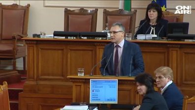 Жертвите на комунизма и статутът на Делян Добрев пак скараха депутатите