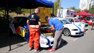 Жители на "Младост" недоволни заради затворения булевард за автосъстезанията