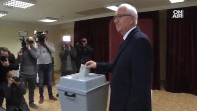 Как ще свършат изборите в Чехия? Борбата е между Земан и Драгош