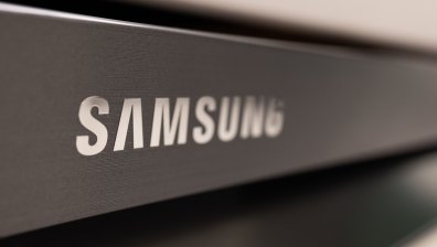 Работници на Samsung заплашиха с безпрецедентна стачка за по-високи заплати