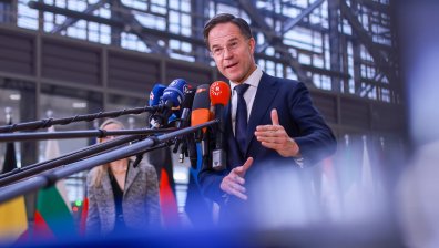 Марк Рюте поиска съюзниците да увеличат военната помощ за Украйна