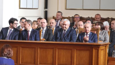 Правителството, бизнесът и синдикатите обсъждат удължаването на бюджета