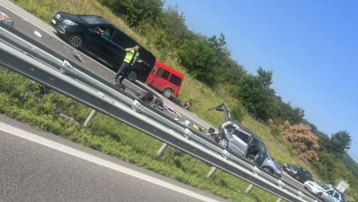 Верижна катастрофа блокира АМ "Тракия", четирима са в болница