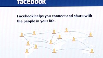 Facebook близо до 1 милиард долара приходи от реклама (видео)