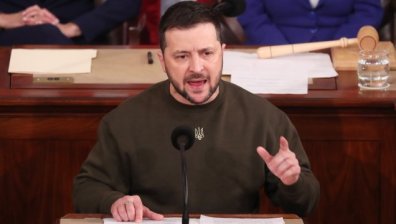 В Киев и още пет области милиони украинци остават на тъмно и студено