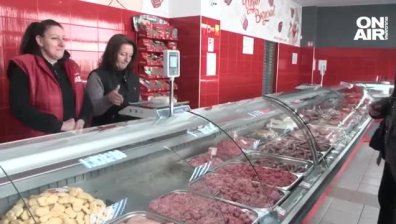 Двама мъже и 12-годишен откраднали три кутии за дарения за месец в Хасково