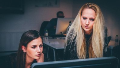 Пандемията остави  без работа повече жени, отколкото мъже