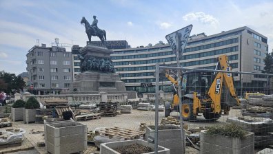 Продължава реденето на жълтите павета в София, трафикът в центъра е тежък