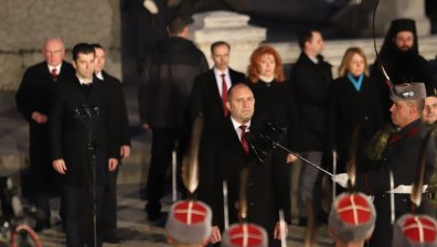 Радев: Нека не допускаме ожесточението да се всели в сърцата ни