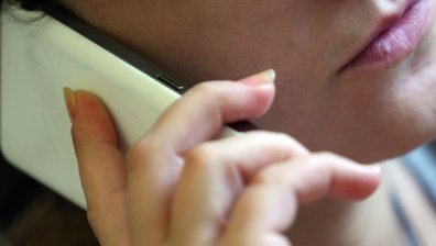 АЗП поиска оставките на КЗП заради поскъпването на мобилните и фиксираните услуги