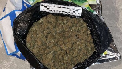 Полицията залови 43-годишен с близо кг наркотици в София